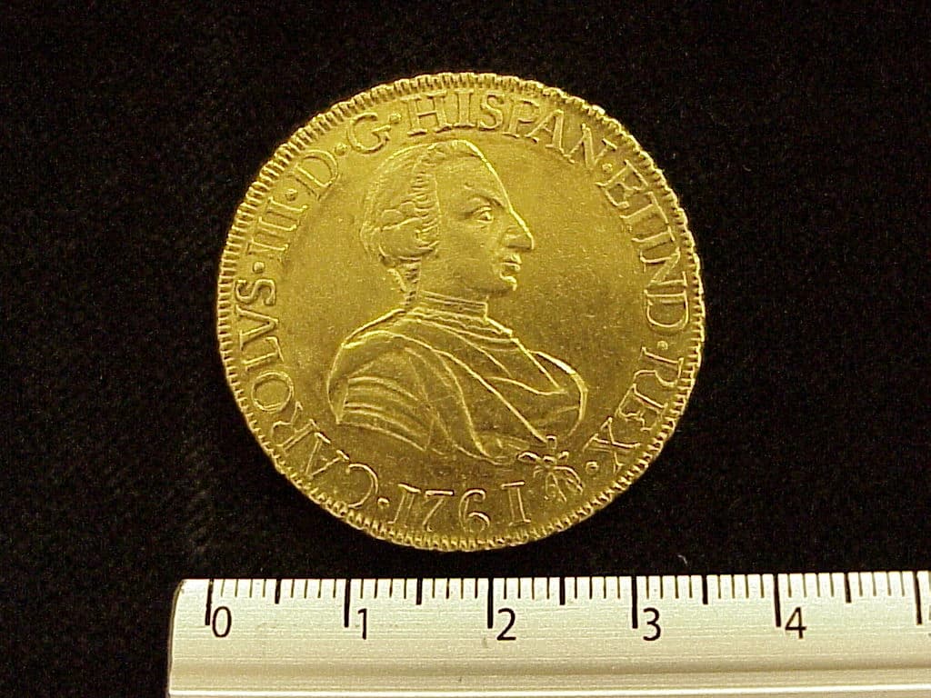 8-escudos-carlos-iii-1761-mexico-mm - anverso (Banxico)